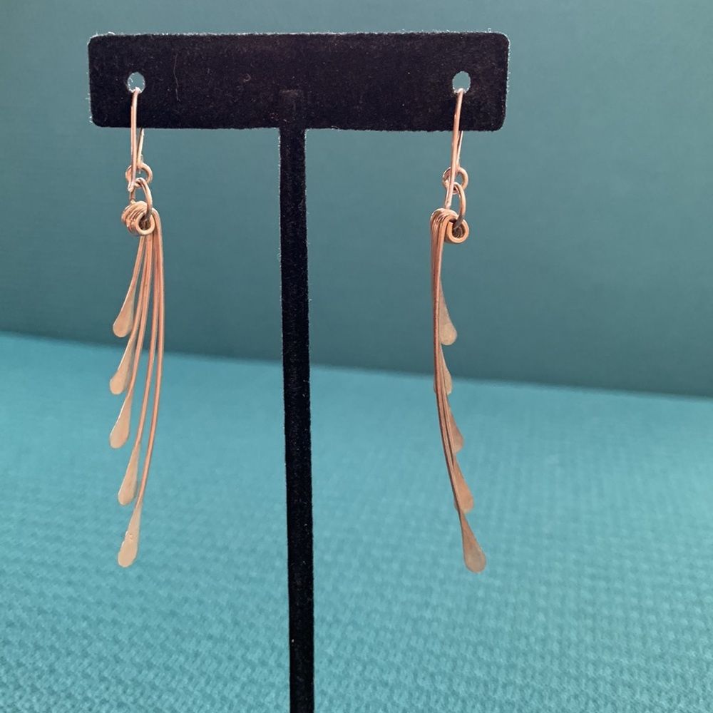 Silver cascading dangling earrings - Picture 2 of 3